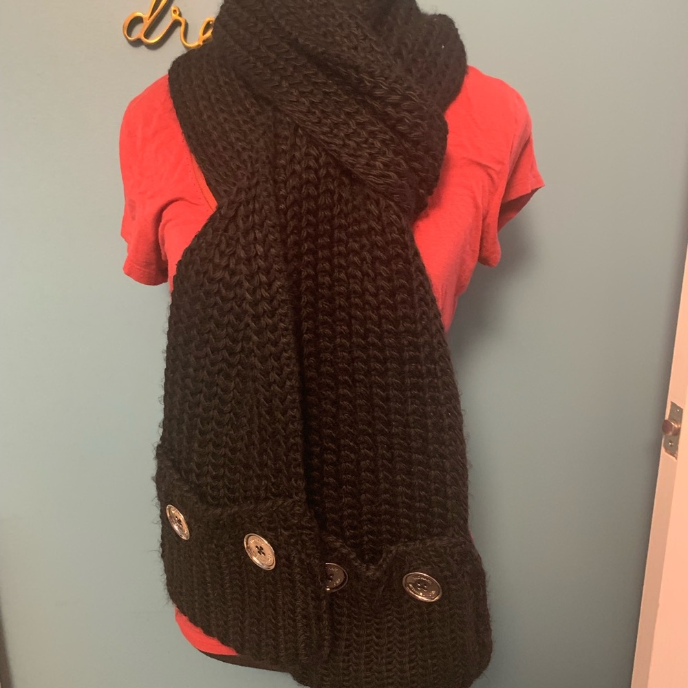 MICHAEL Michael Kors long black scarf, end pockets with silver MK button accents